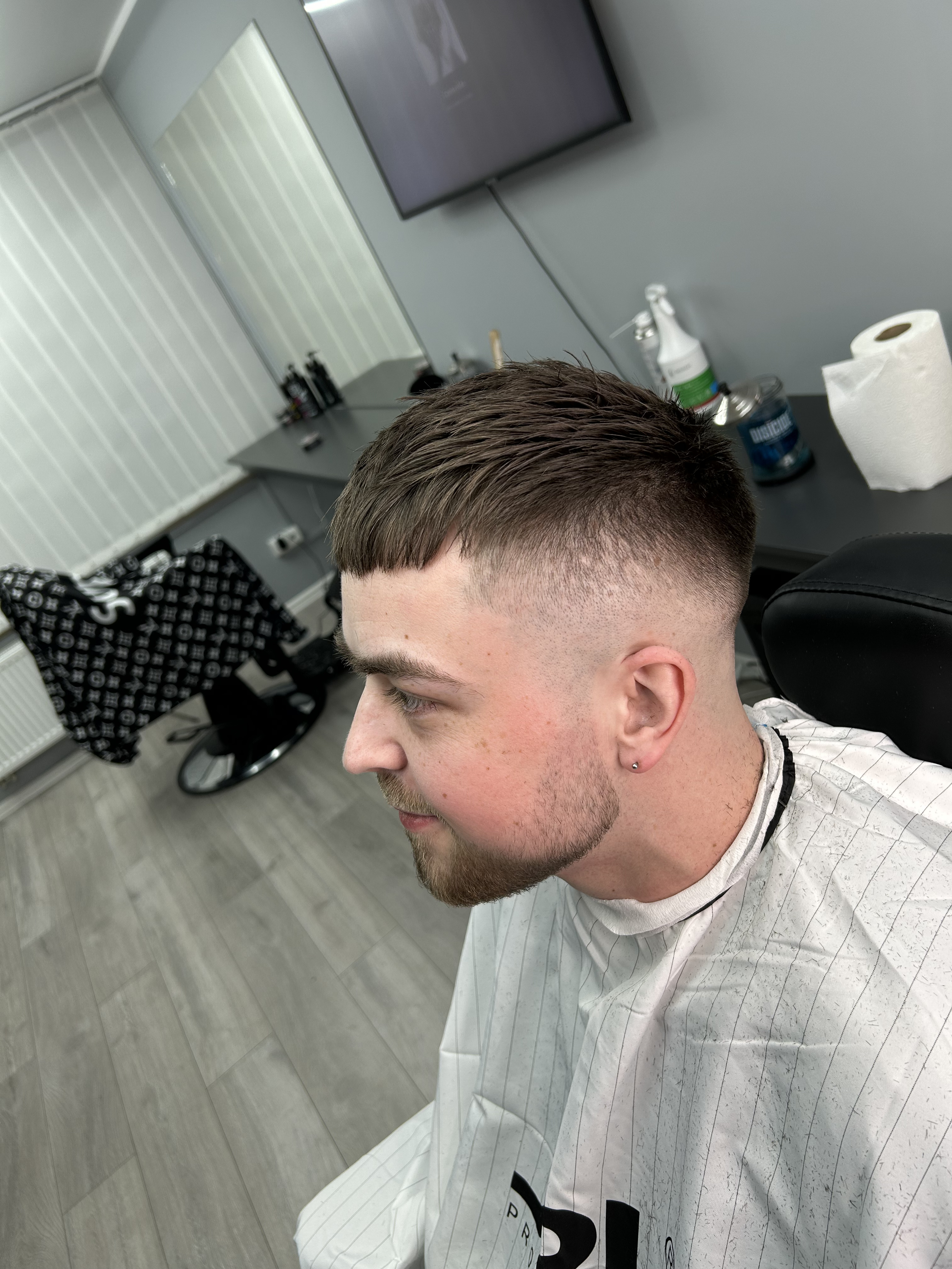 Tradycyjne golenie brzytwą w Rzeszowie